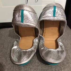 Silver Screem Tieks! Size 9